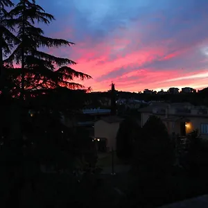 https://villa-mercedes.it-romehotels.com